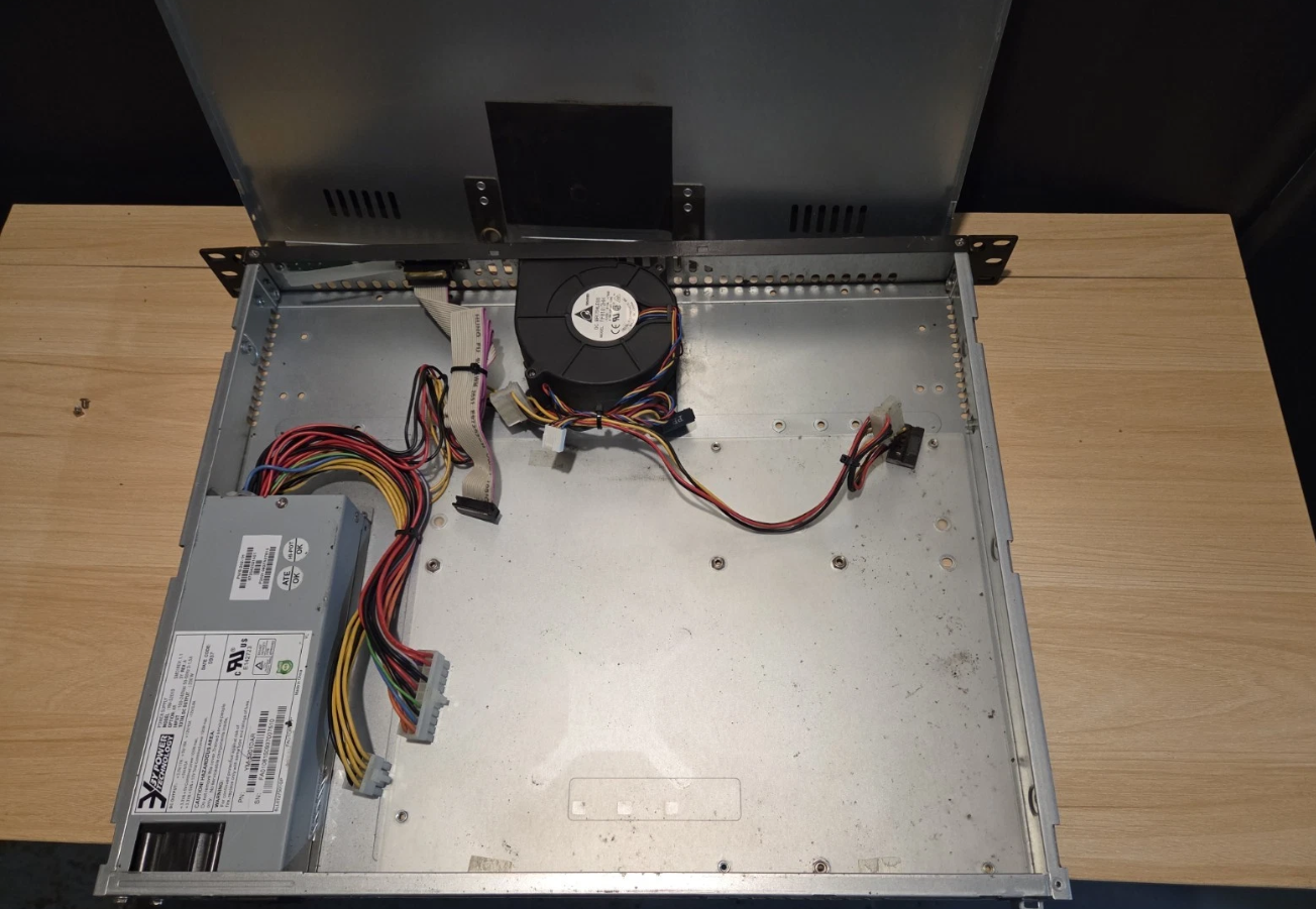 Supermicro CSE-512 1U 14" Server Chassis with 200w PSU, Fan, Rackmounts USED
