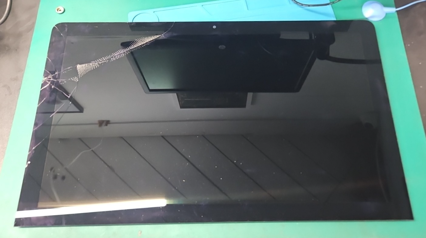 LM215UH1 (SD)(B1) 4K 21.5″ iMac Retina A1418 Screen Assembly Cracked AS-IS