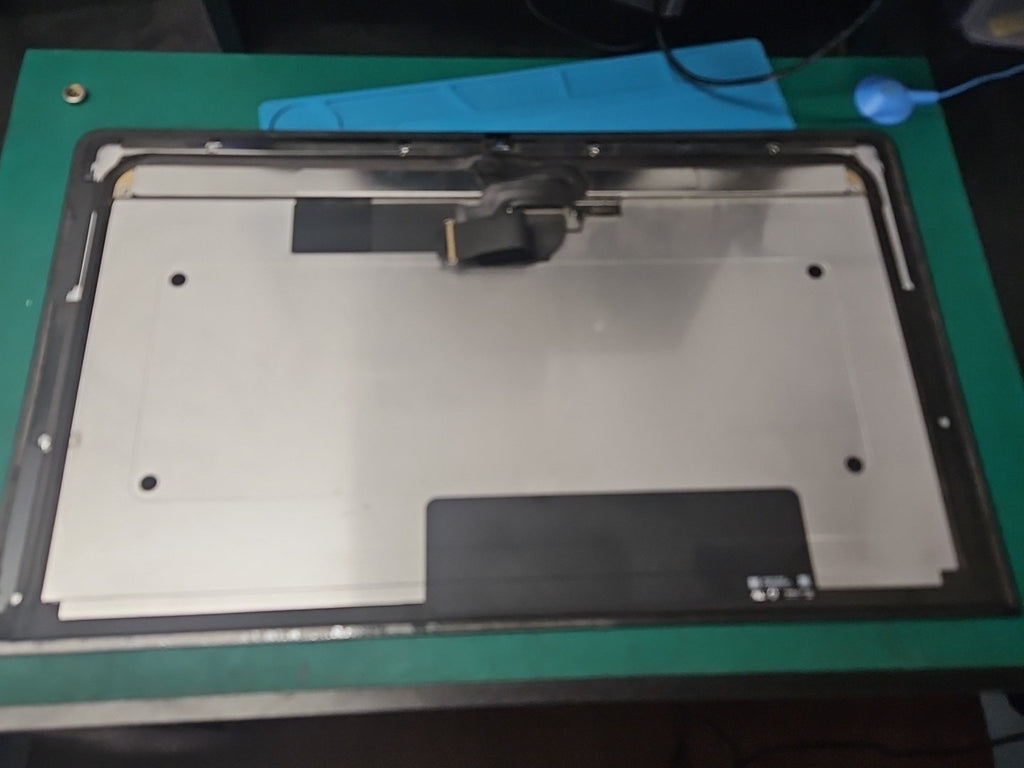LM215UH1 (SD)(B1) 4K 21.5″ iMac Retina A1418 Screen Assembly Cracked AS-IS