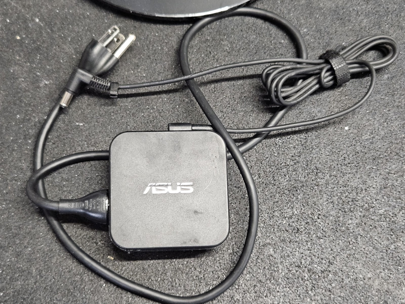 ASUS CP220 22" 1920 x 1080 Widescreen LED Zero Thin Client Cloud Signage Display
