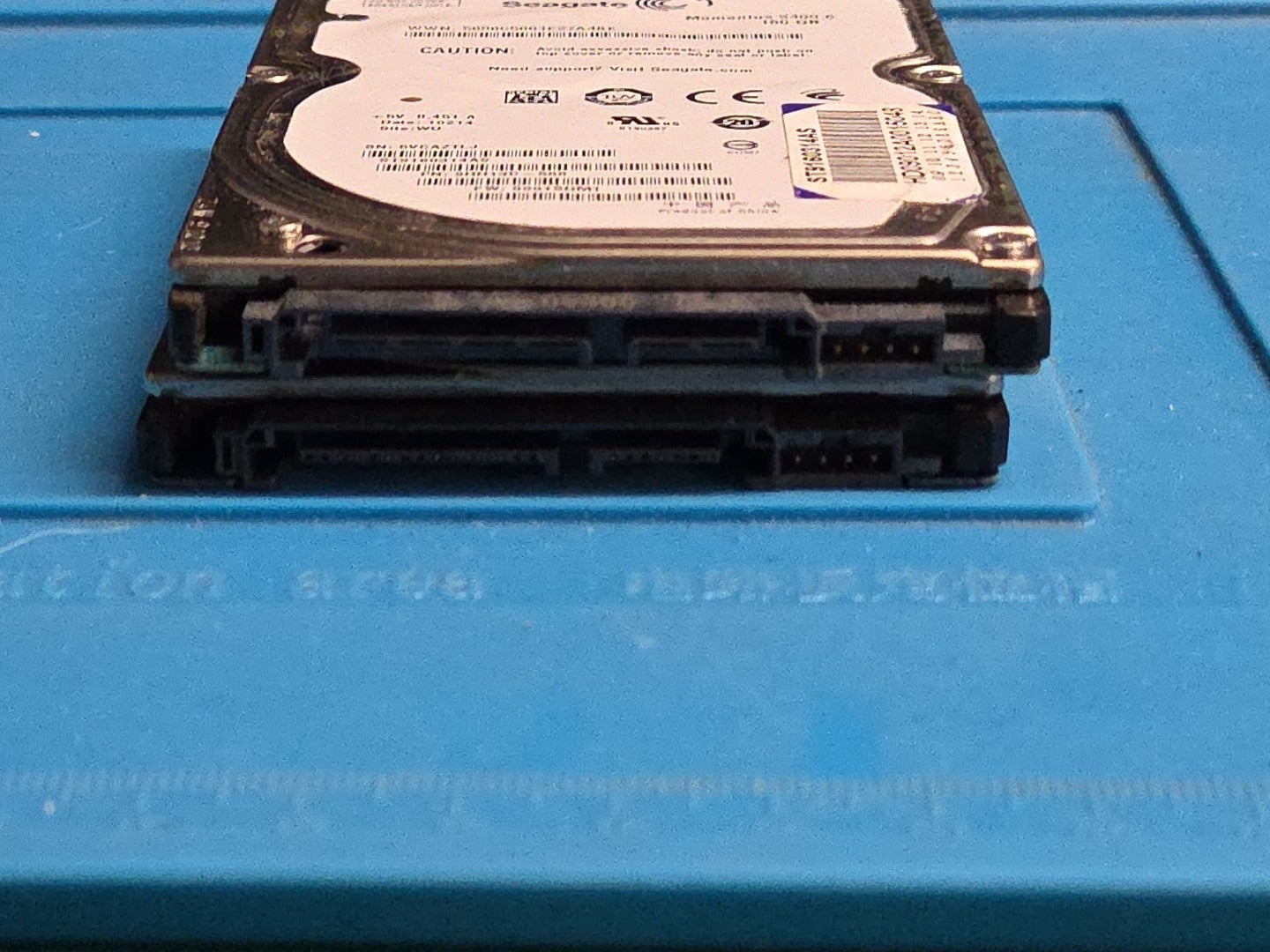 LOT 2 Seagate Momentus ST9160314AS 160GB 5400RPM 2.5' SATA 3.0Gb/s Hard Drives