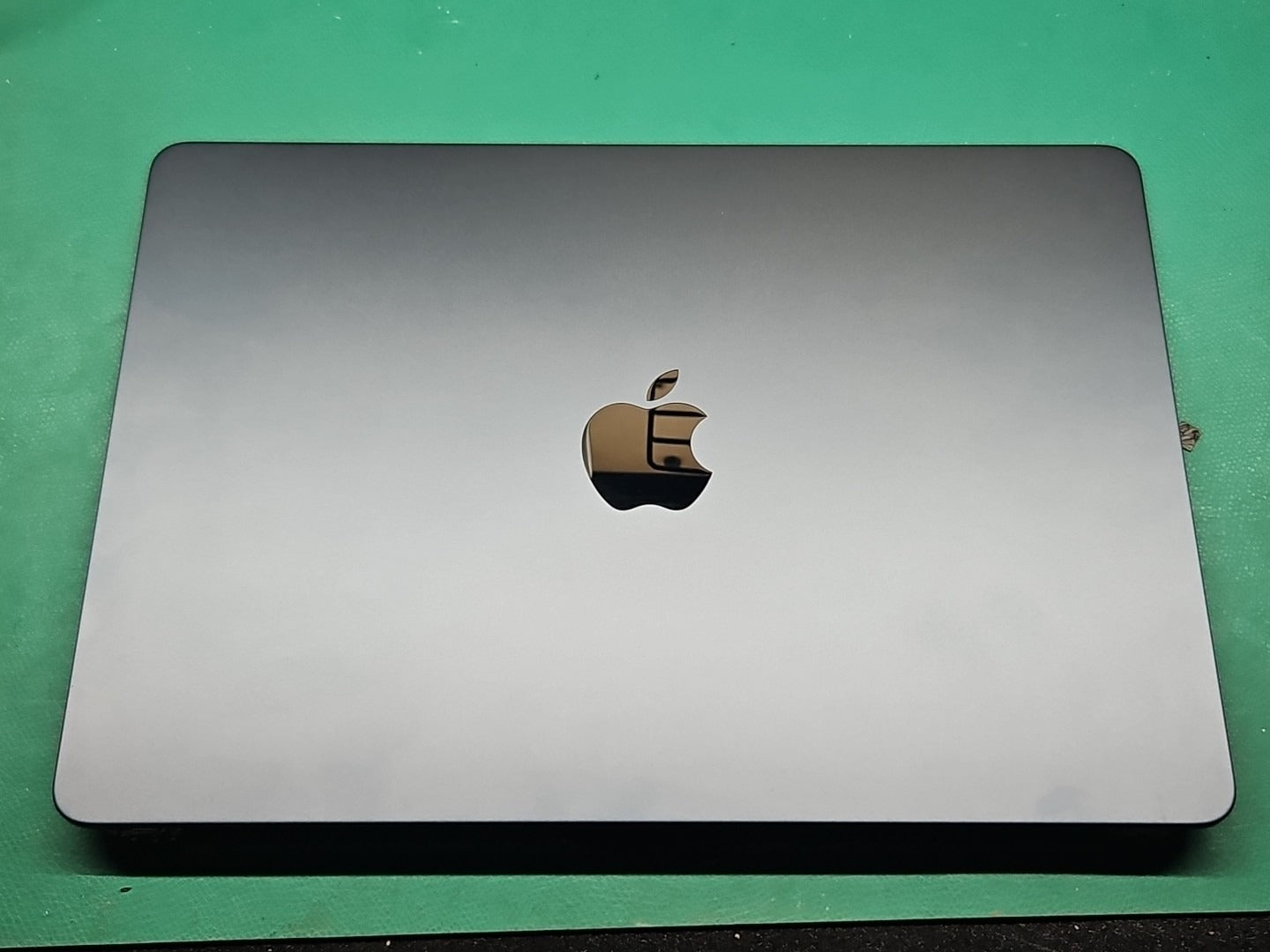 MacBook Air M4 A3240 2025 13" LED LCD Screen Display Assembly DEFECTIVE AS IS