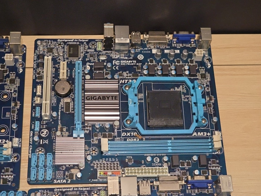 LOT 4 Gigabyte GA-78LMT-S2P Socket AM3+ DDR3 ATX Desktop Motherboards AS IS
