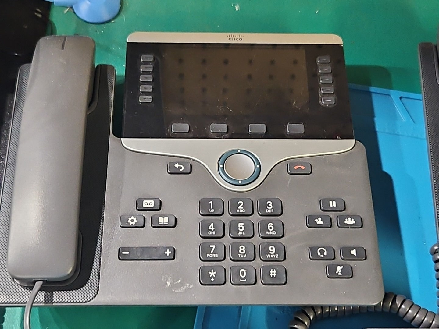 LOT 3 Cisco CP-8851 IP Phones CP-8851-K9 Cord & Handset FOR PARTS OR REPAIR