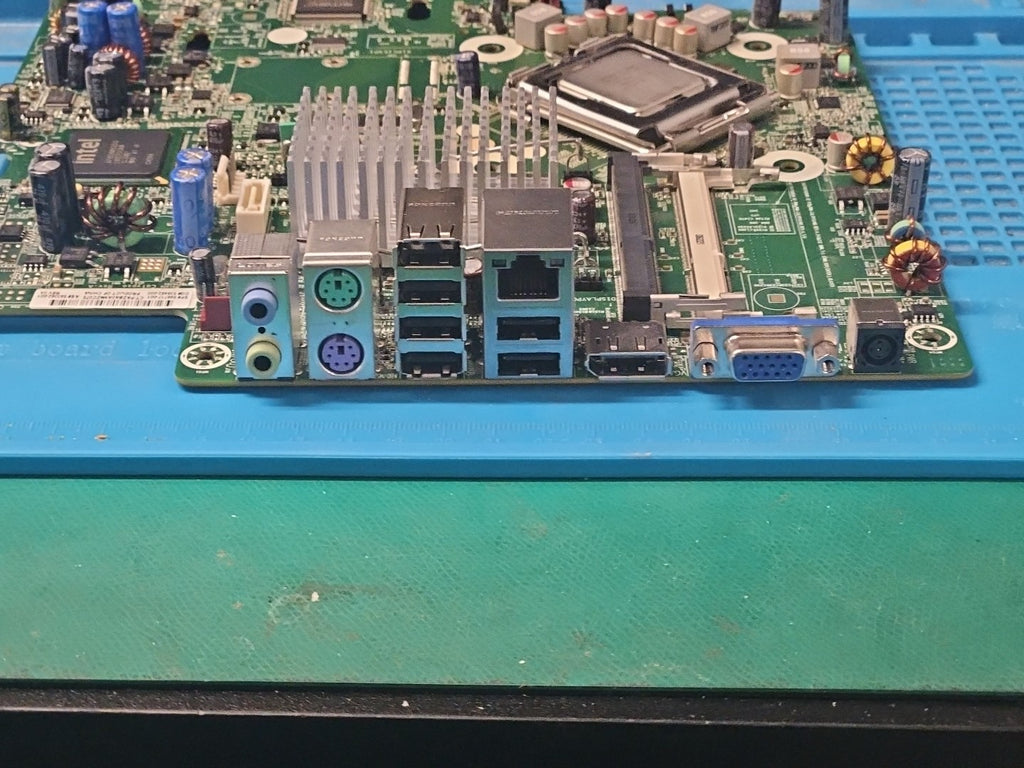 HP 8200 USDT LGA775 Motherboard 583362-001 586717-001 w/Intel C2D 3Ghz SLB9J CPU