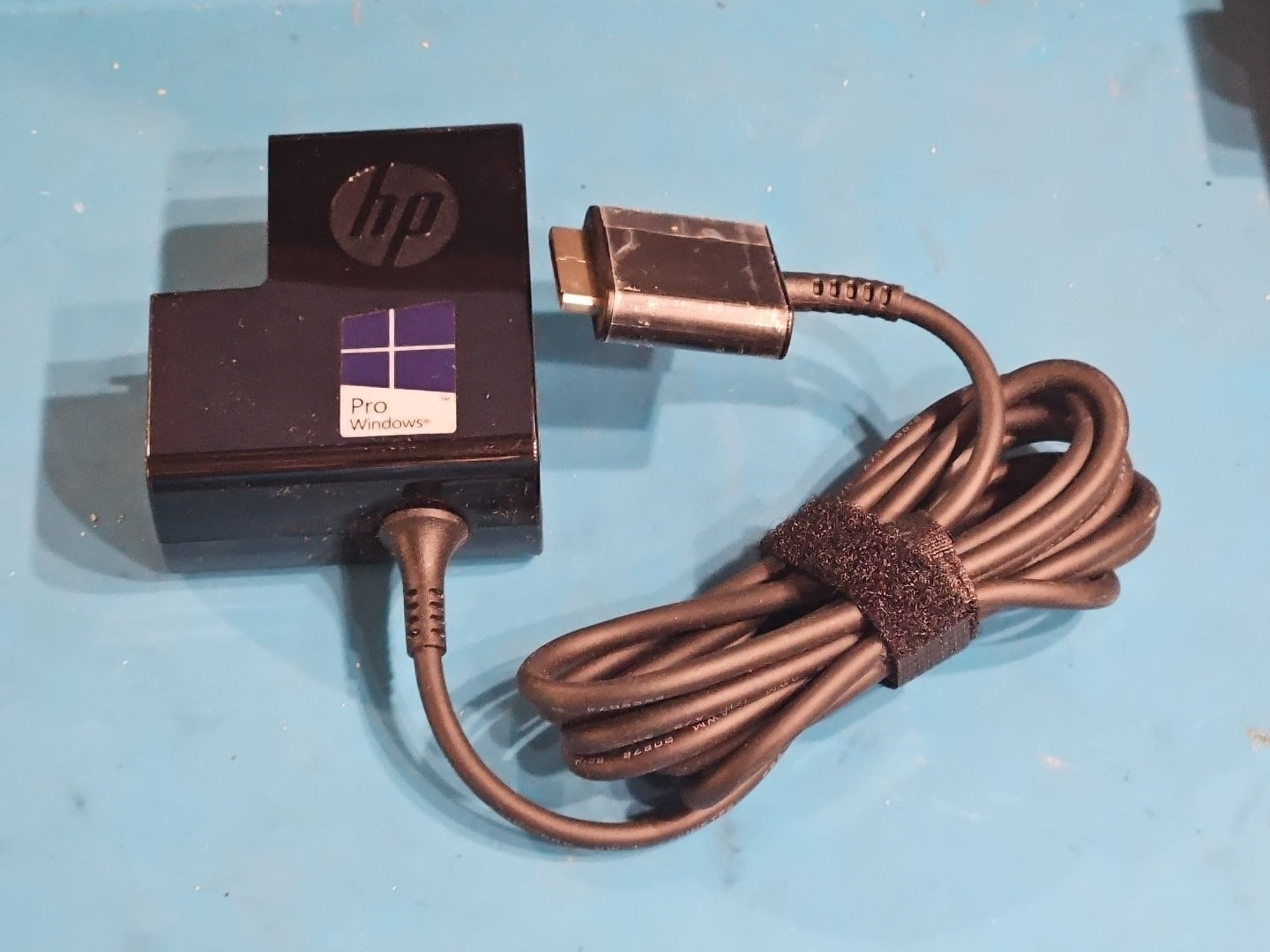 HP Elitepad 900 G1 1000 G2 10W Genuine AC Adapter 805289-003 733201-001 NO HEAD