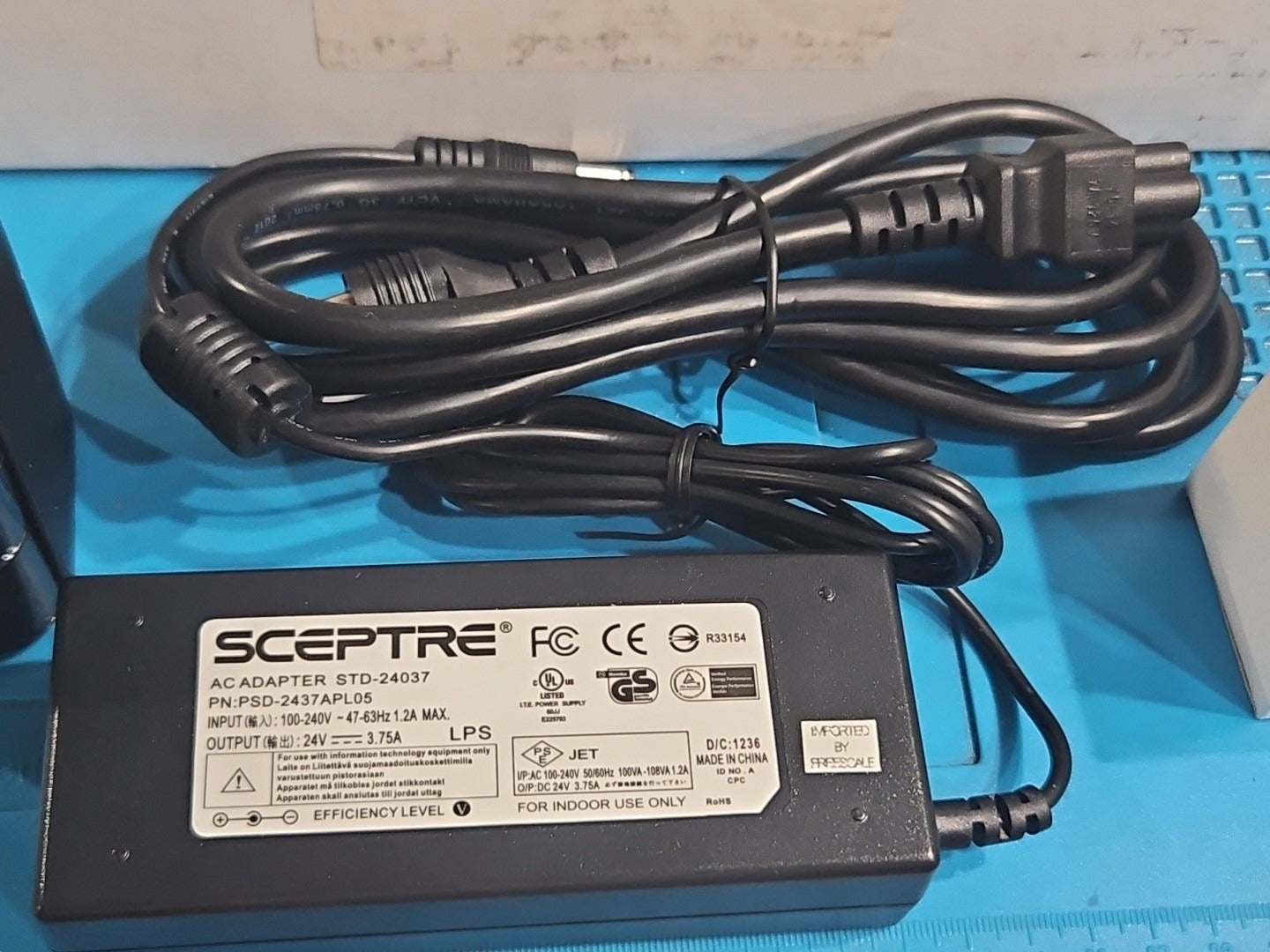 Sceptre STD-24037 100-240V ~47-63Hz 1.2a MAX 24v 3.75A AC Adapter PSD-2437APL05