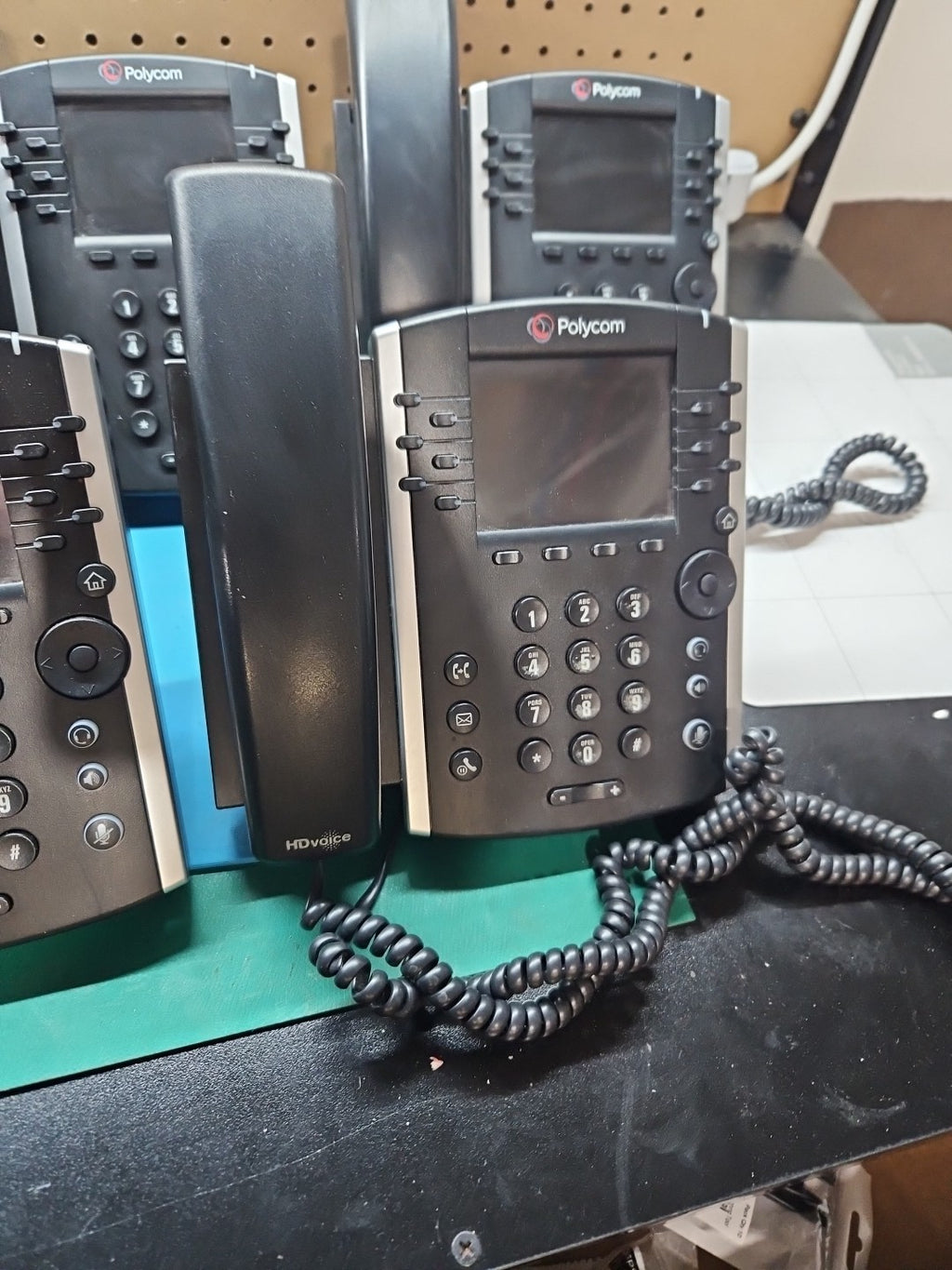 LOT 5 Polycom VVX 400 IP Office Business Media Phones w/Handset, Cord & Stand