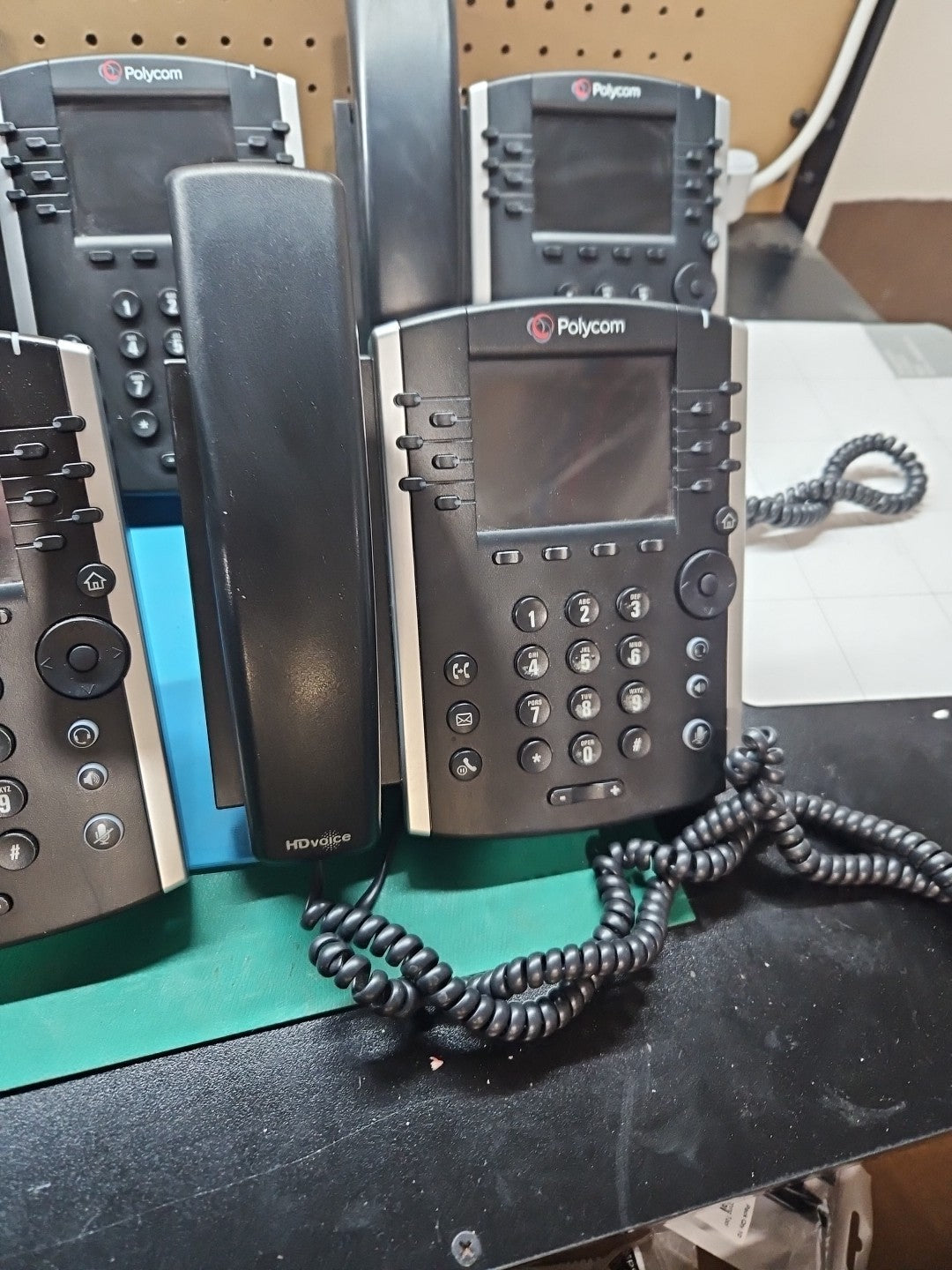 LOT 5 Polycom VVX 400 IP Office Business Media Phones w/Handset, Cord & Stand