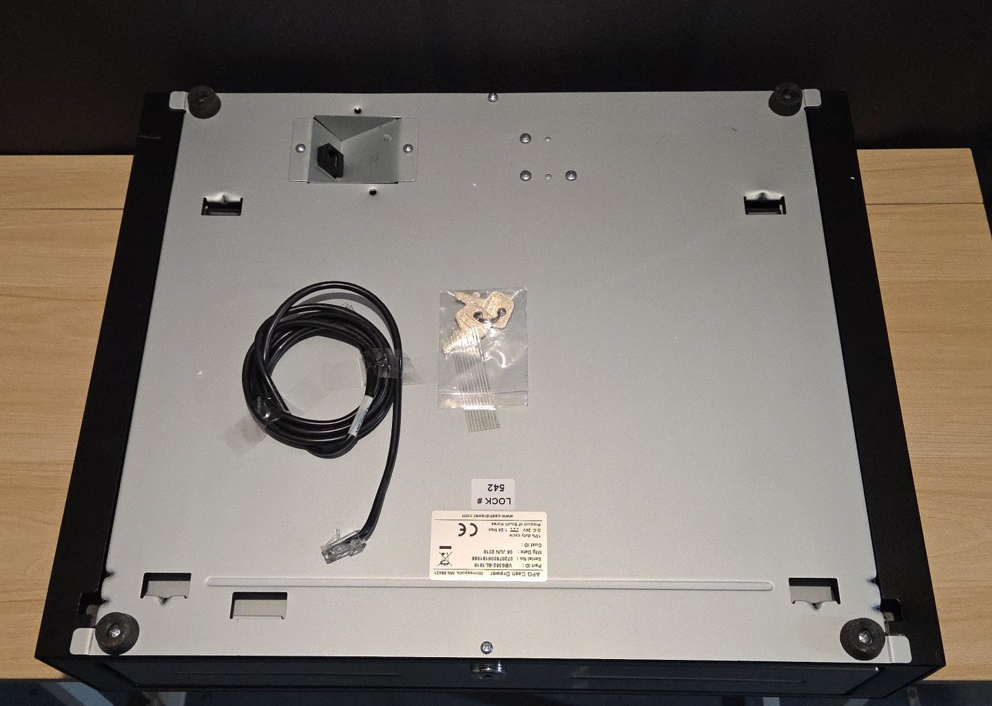 APG Vasario Cash Drawer 19" VBS352-BL1915 w/ Cable, Keys & Cash Till USED
