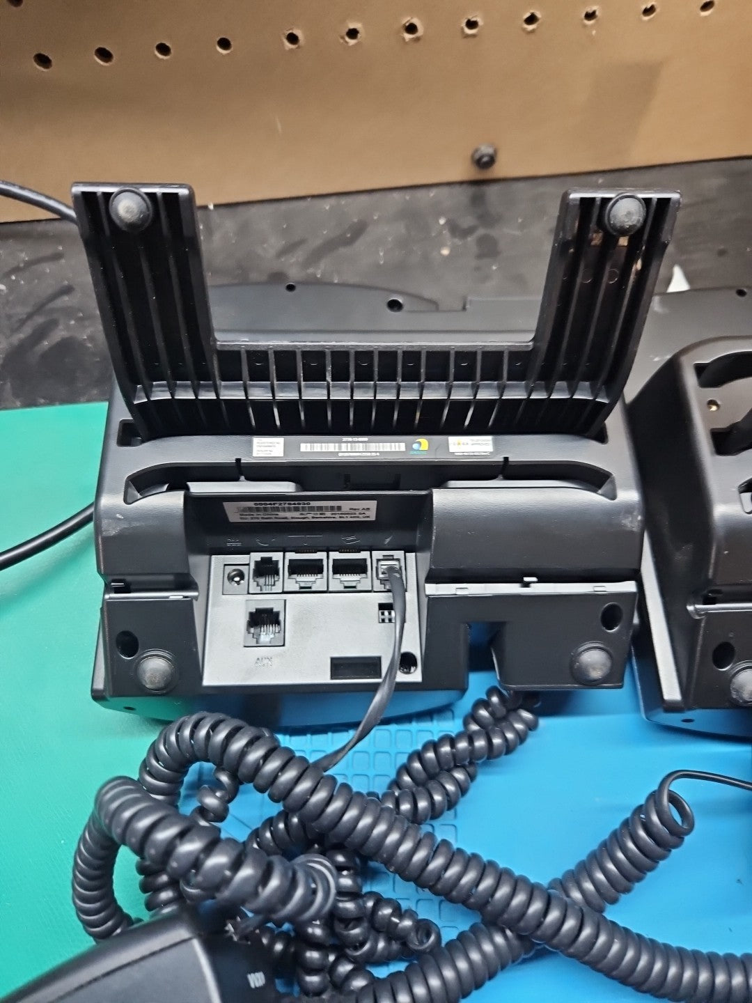 LOT 5 Polycom VVX 400 IP Office Business Media Phones w/Handset, Cord & Stand