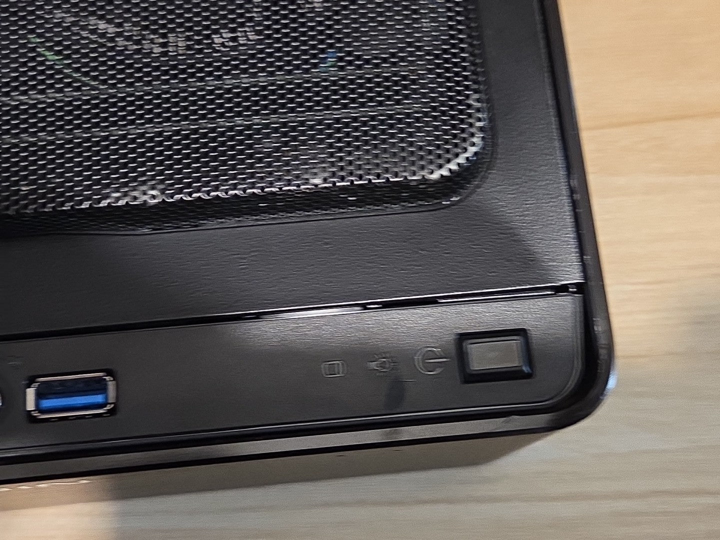 Generic Pentium Gold G5400 3.7GHz CPU 8GB RAM 500GB SSD InWin Chassis ITX PC