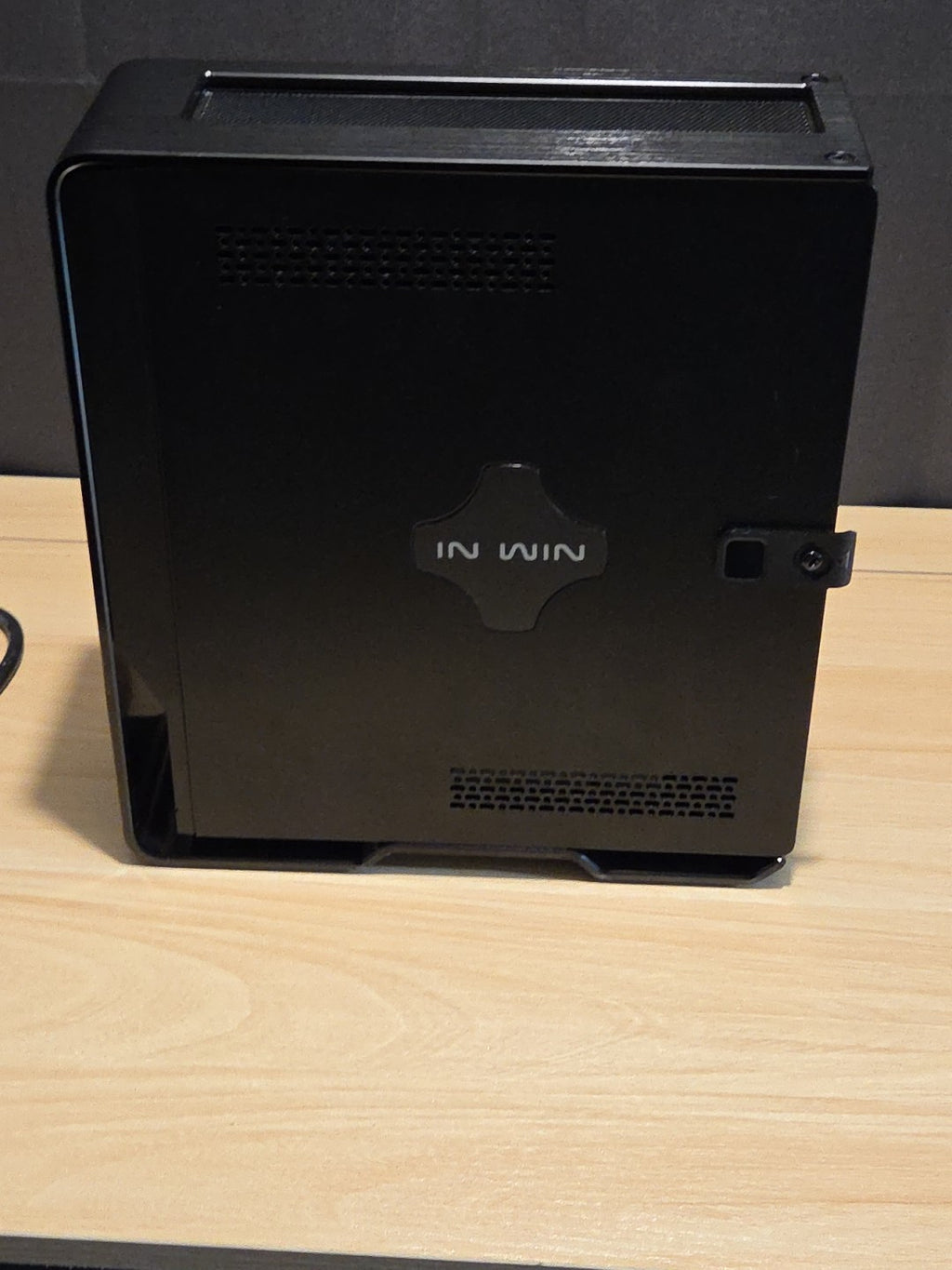 Generic Pentium Gold G5400 3.7GHz CPU 8GB RAM 480GB SSD InWin Chassis ITX PC