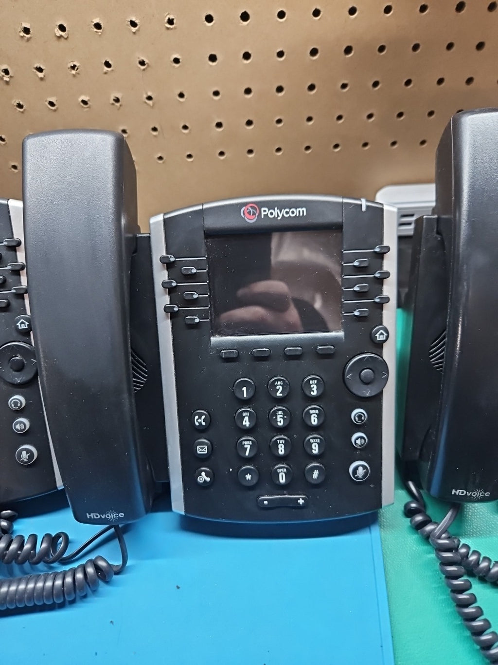 LOT 5 Polycom VVX 400 IP Office Business Media Phones w/Handset, Cord & Stand